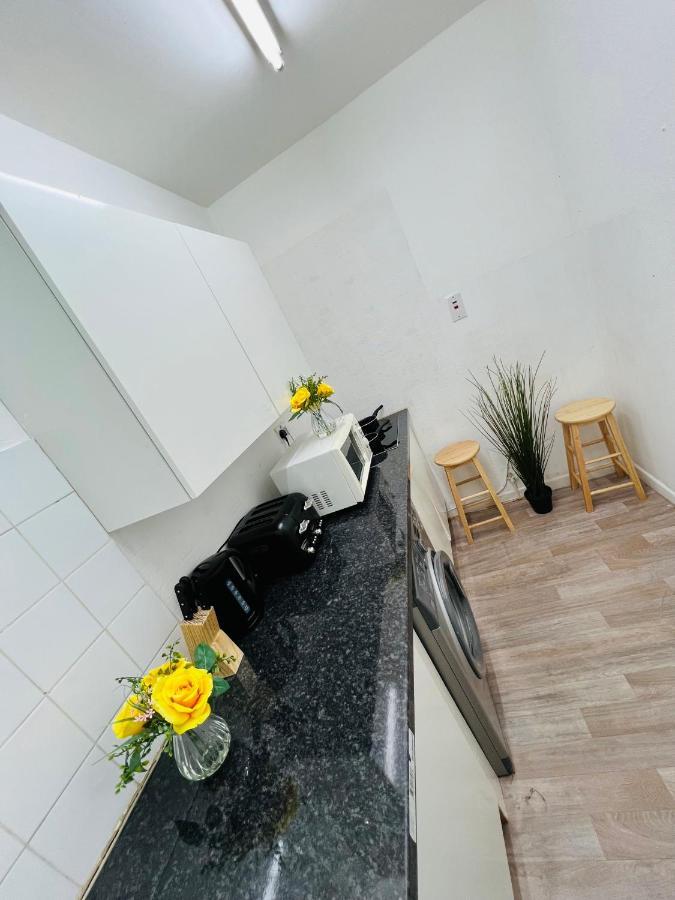 2-Bedroom Plus Living Room Flats Near Edgware Road Лондон Экстерьер фото